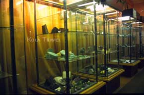 Минералогические туры: Поиск минералов: астрофилит рамзаит ферсманит эвдиалит и другите редкие минералы Кольского полуострова
